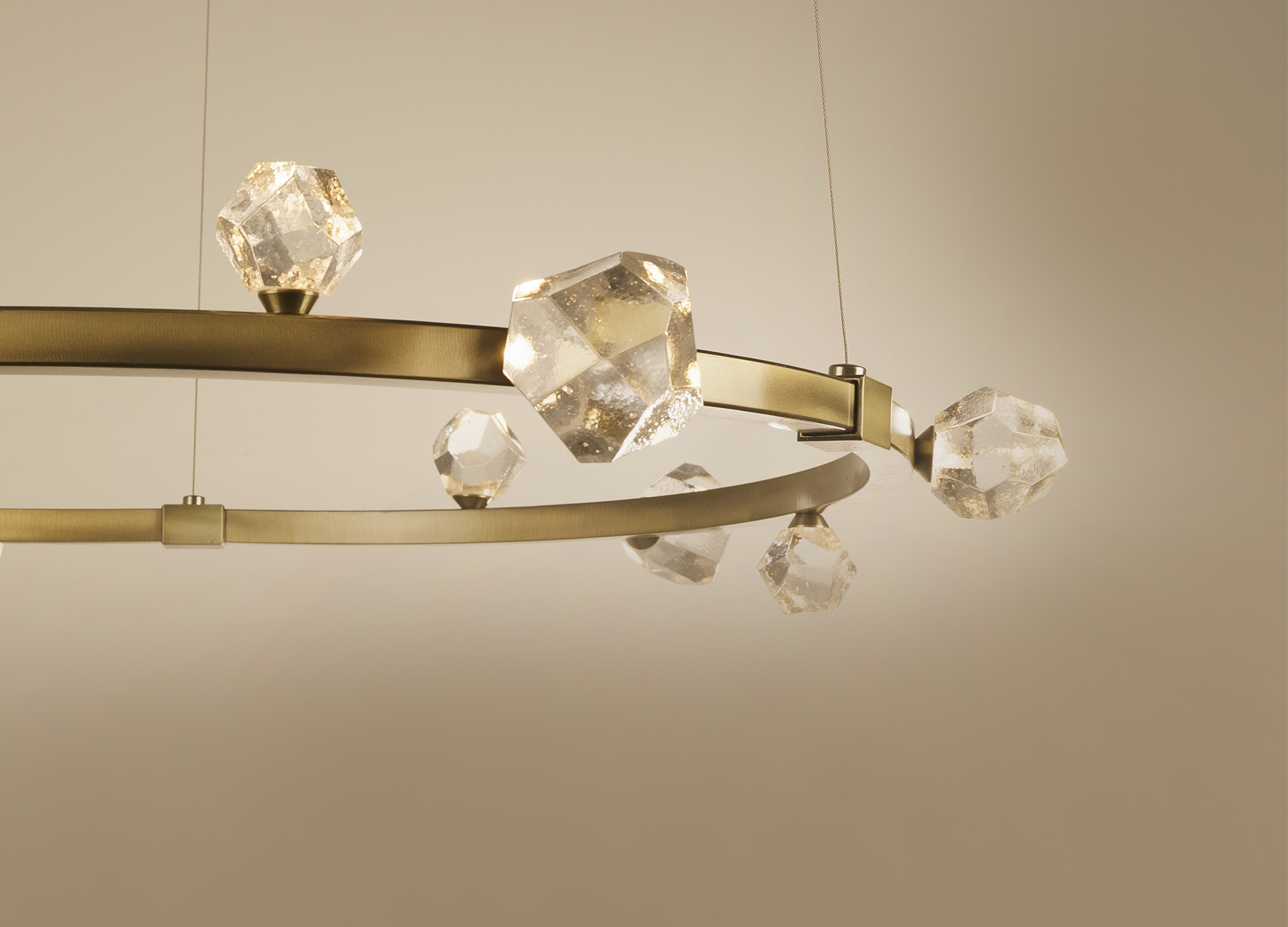 stella_CHB0070-40-HB_Gold-BKG_Detail