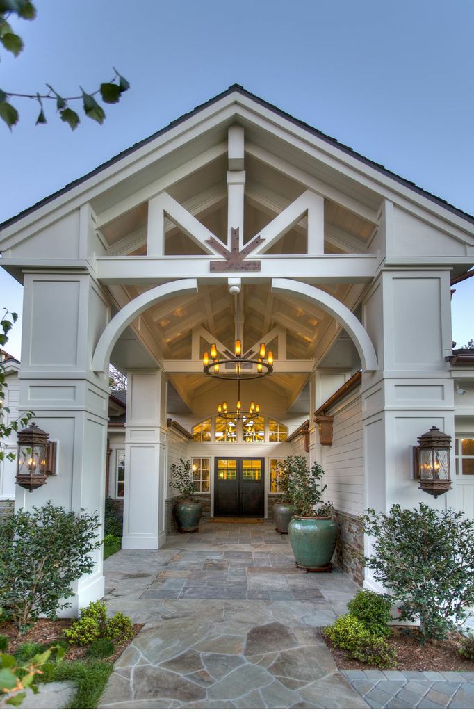 Home entry ways don't get much more dramatic and bold than this.