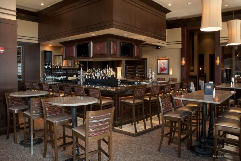 Ruth Chris restaurant lighting