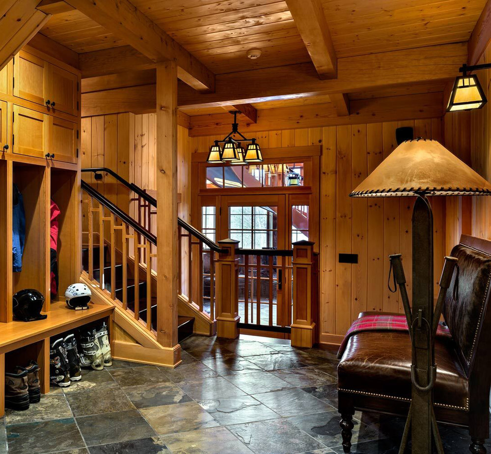 ski-country-entryway-closet-design.jpg