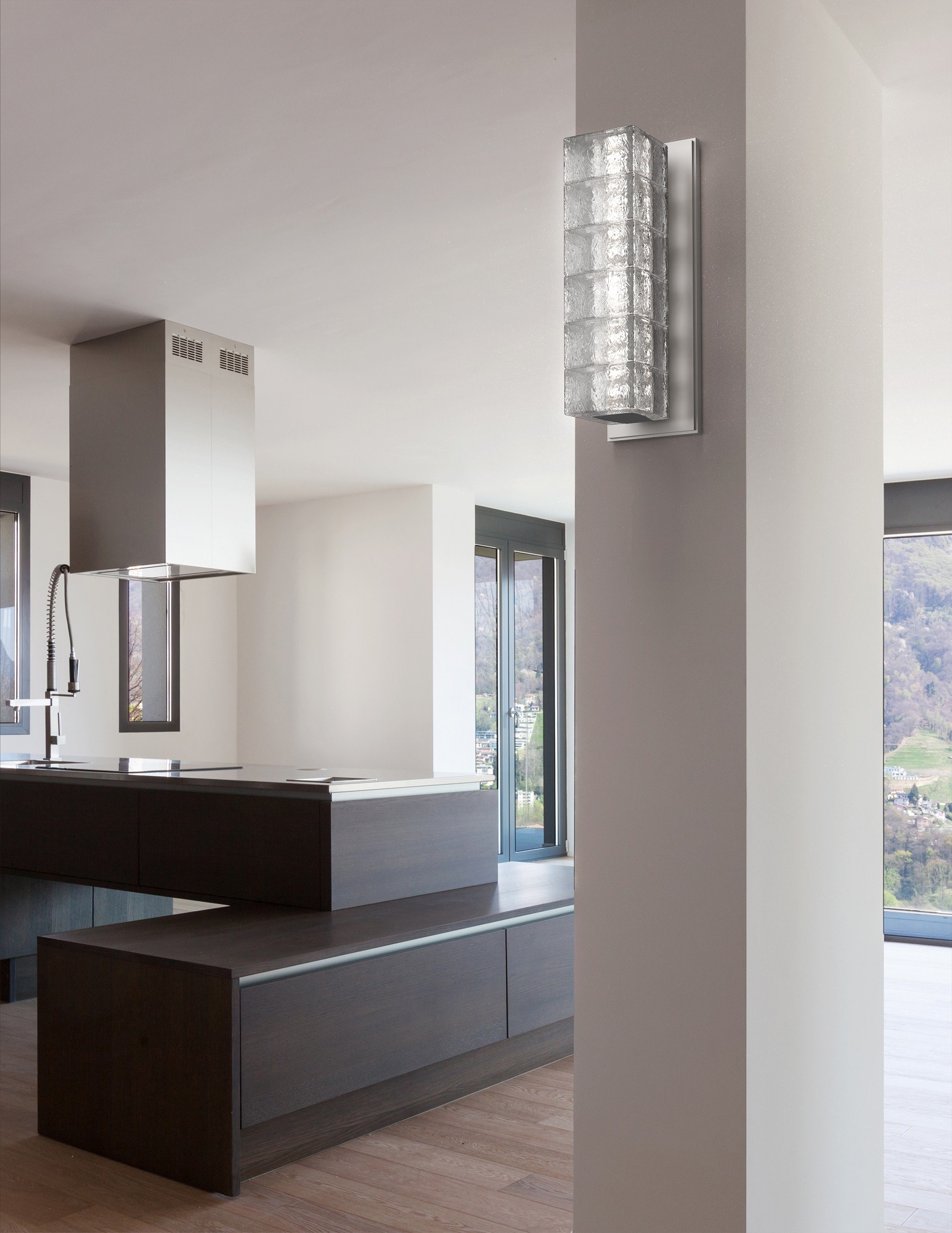 Asscher-Sconce_IDB0080-01-BS_Context-kitchen
