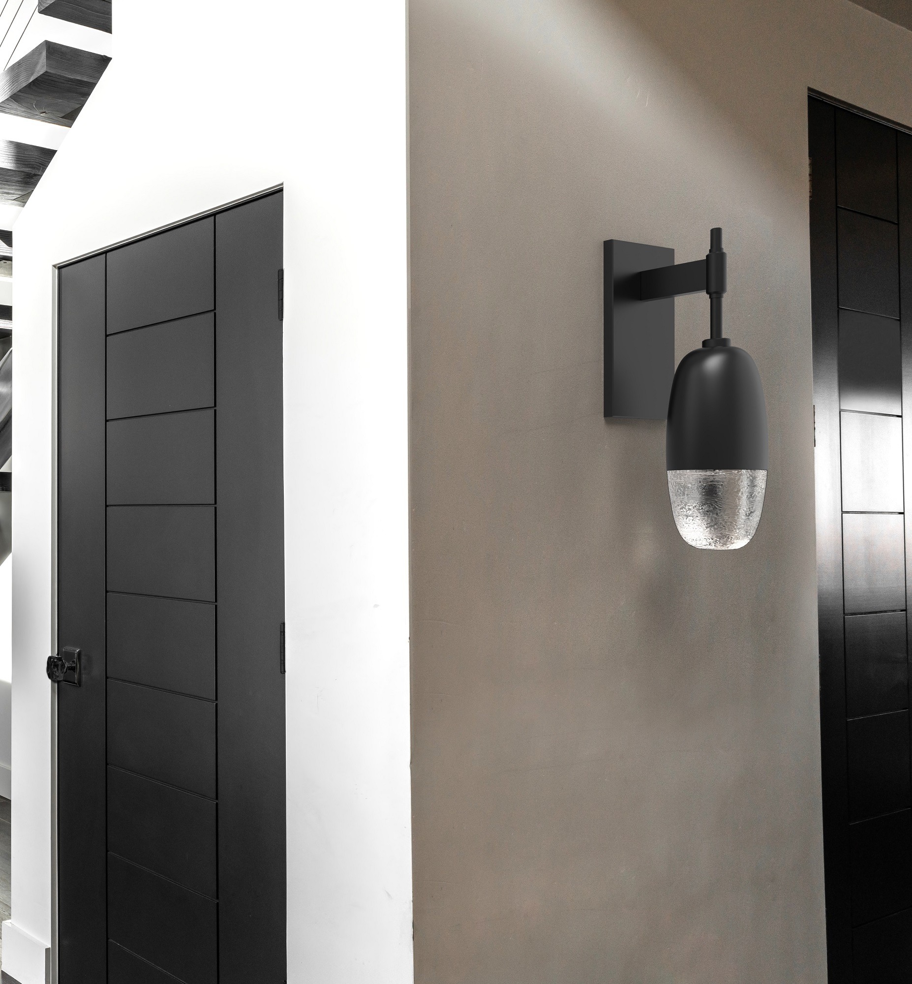 Pebble-SCONCE_IDB0079-01-MB_Context-Staircase_just-SCONCE