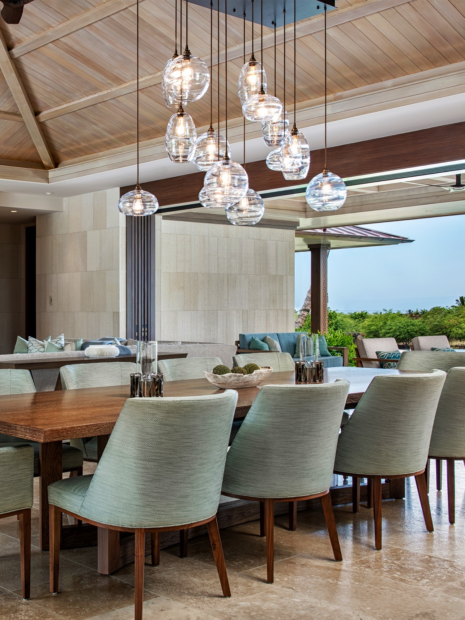 Misto Linear Pendant Chandelier | Willman Interiors, Hans Klett Photography