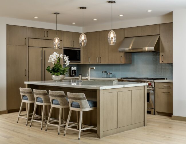 Ellisse Pendant | Bassman Blaine, Travis Rowan Photography