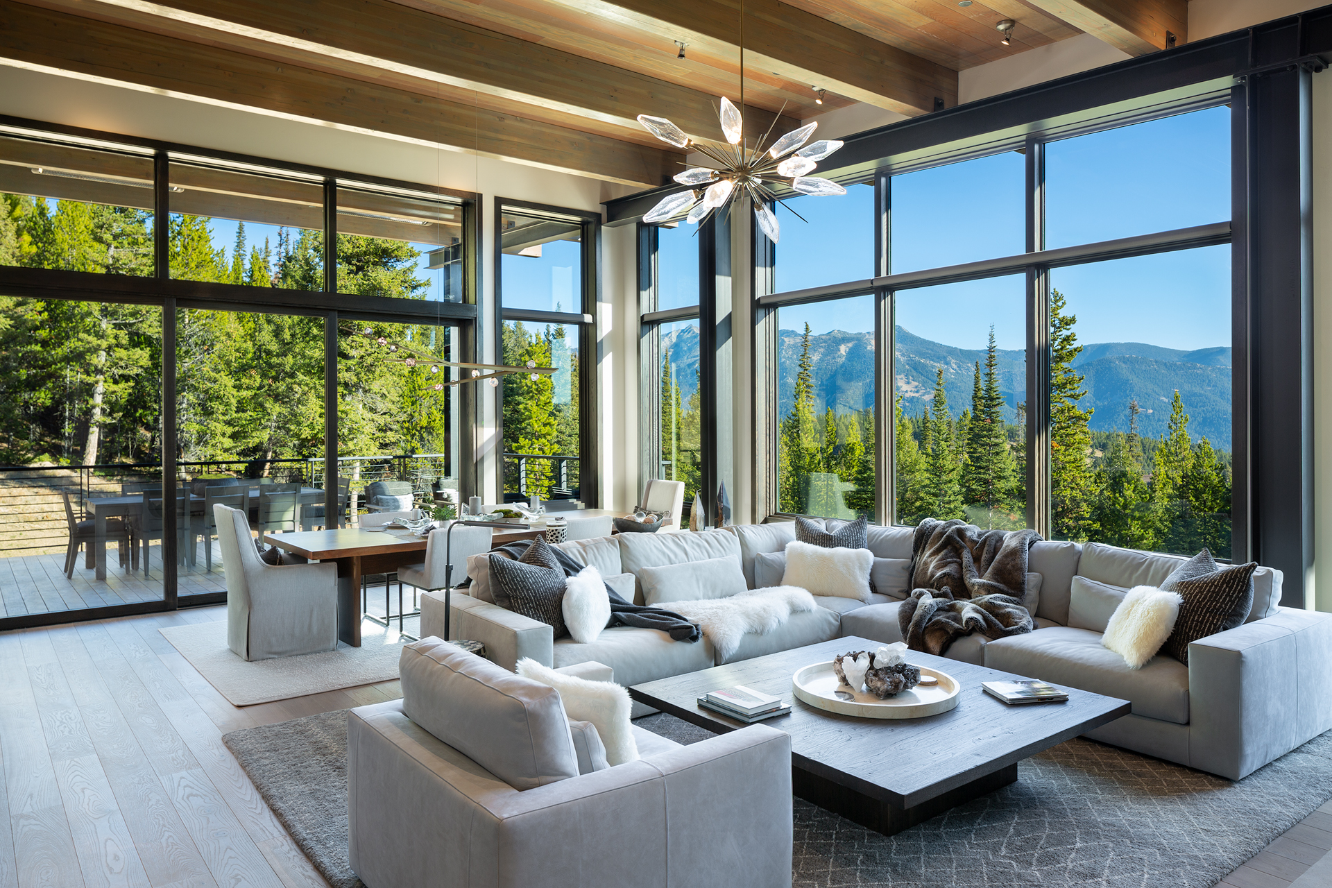 Rock Crystal Starburst Chandelier | Brech Buhler Architects, Karl Neumann Photography