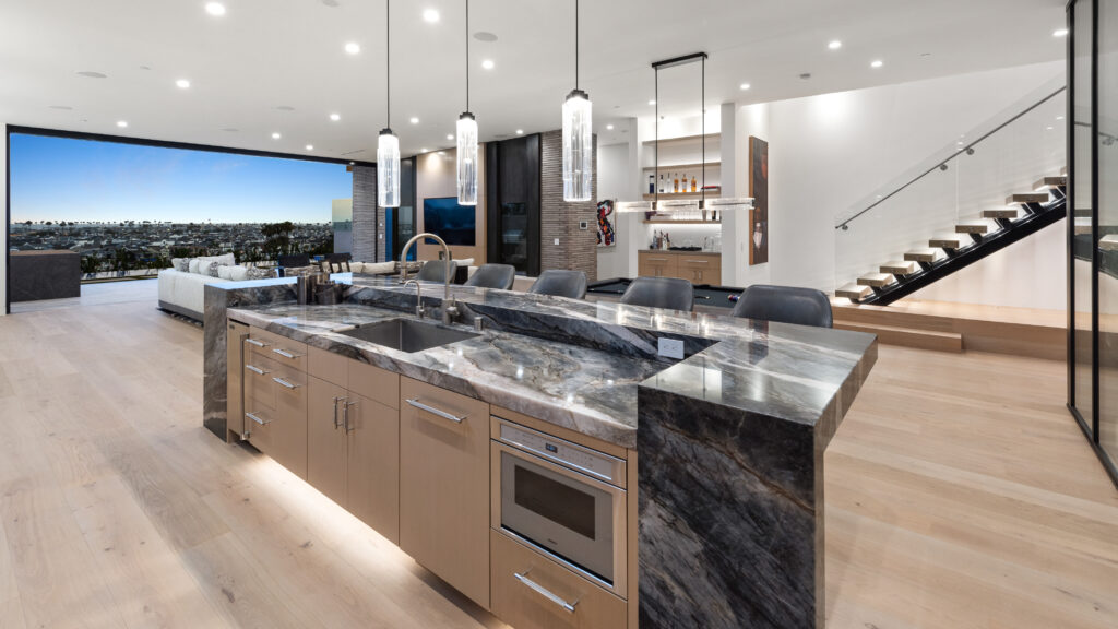 Ledgestone Pendant | Luxe Design
