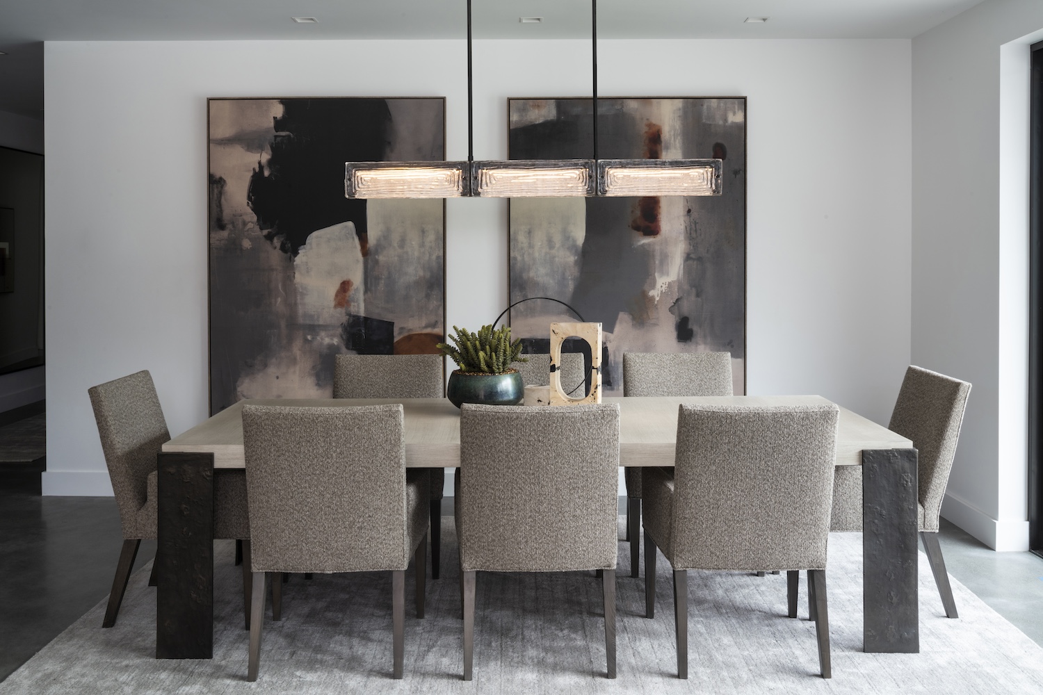 Tabulo Linear Chandelier | Harmony Young Interior Design, Joshua Wells