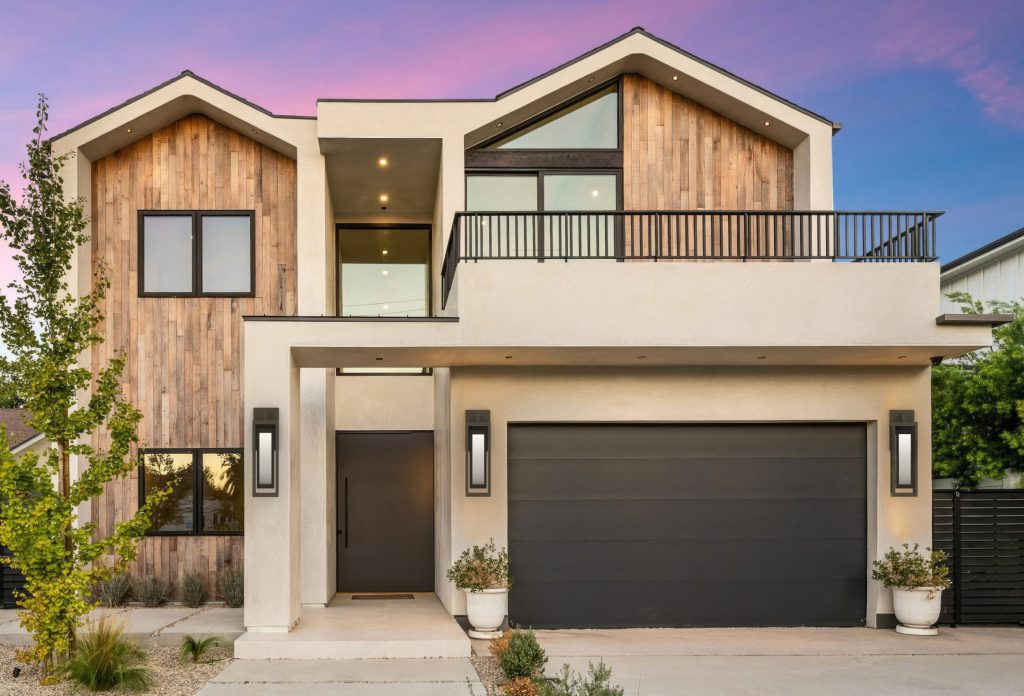 decorative outdoor lighting