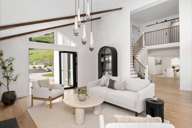 Hailstone Round Pendant Chandelier