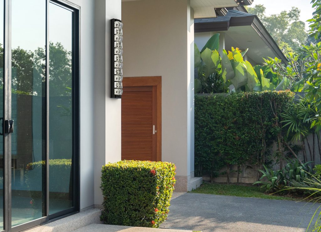 outdoor decorative lighting