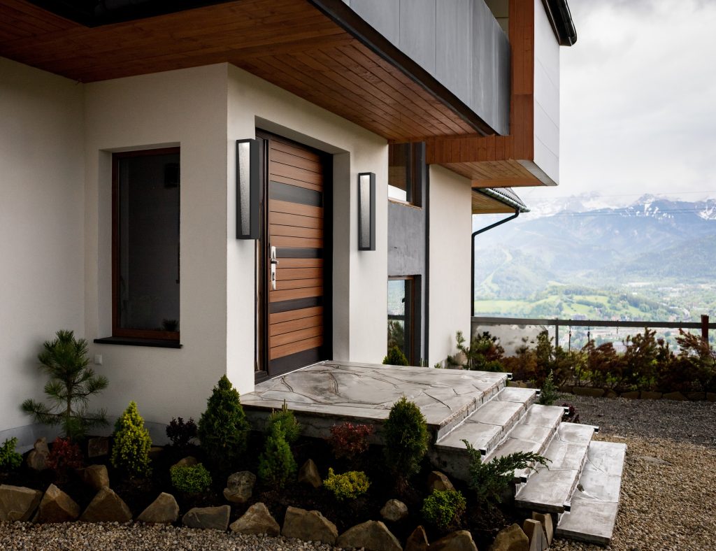 outdoor decorative lighting