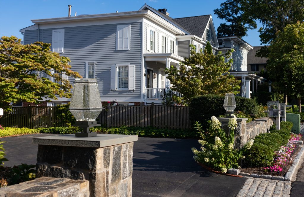 outdoor decorative lighting